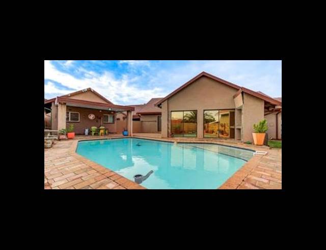 3 BEDROOM HOUSE FOR SALE IN BIRCHLEIGH